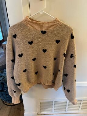 Cozy Heart-Pattern Crewneck Sweater - Beige with Black Hearts